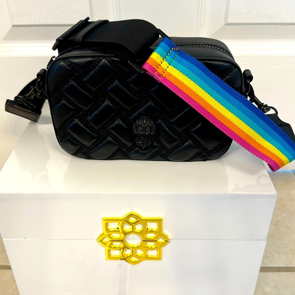 London KensingtonBlack Quilted Leather Small Camera...